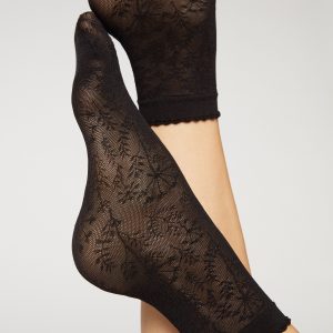 Short Socks in Floral Pattern Mesh